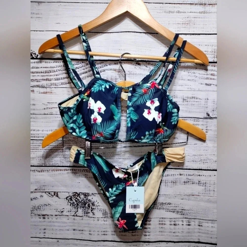 CupShe Hawaiian Print Bikini Swimsuit Set Black Green Red size Small‎